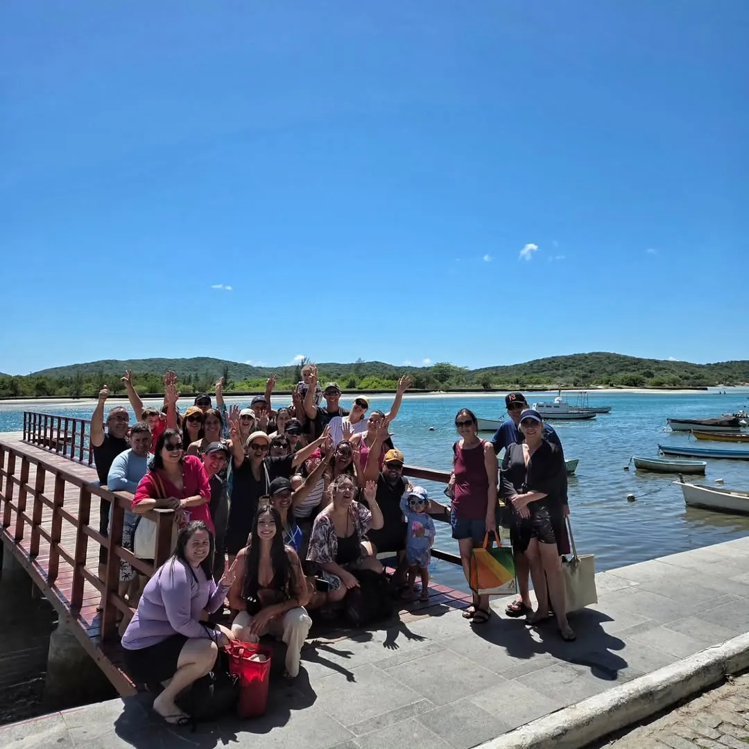 Grupo em praia da Região dos Lagos